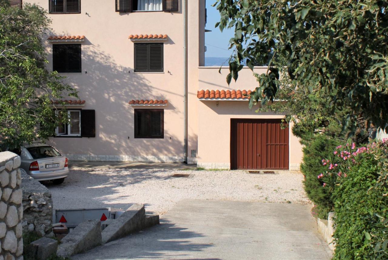 Apartments With A Parking Space Novi Vinodolski - 5587 外观 照片