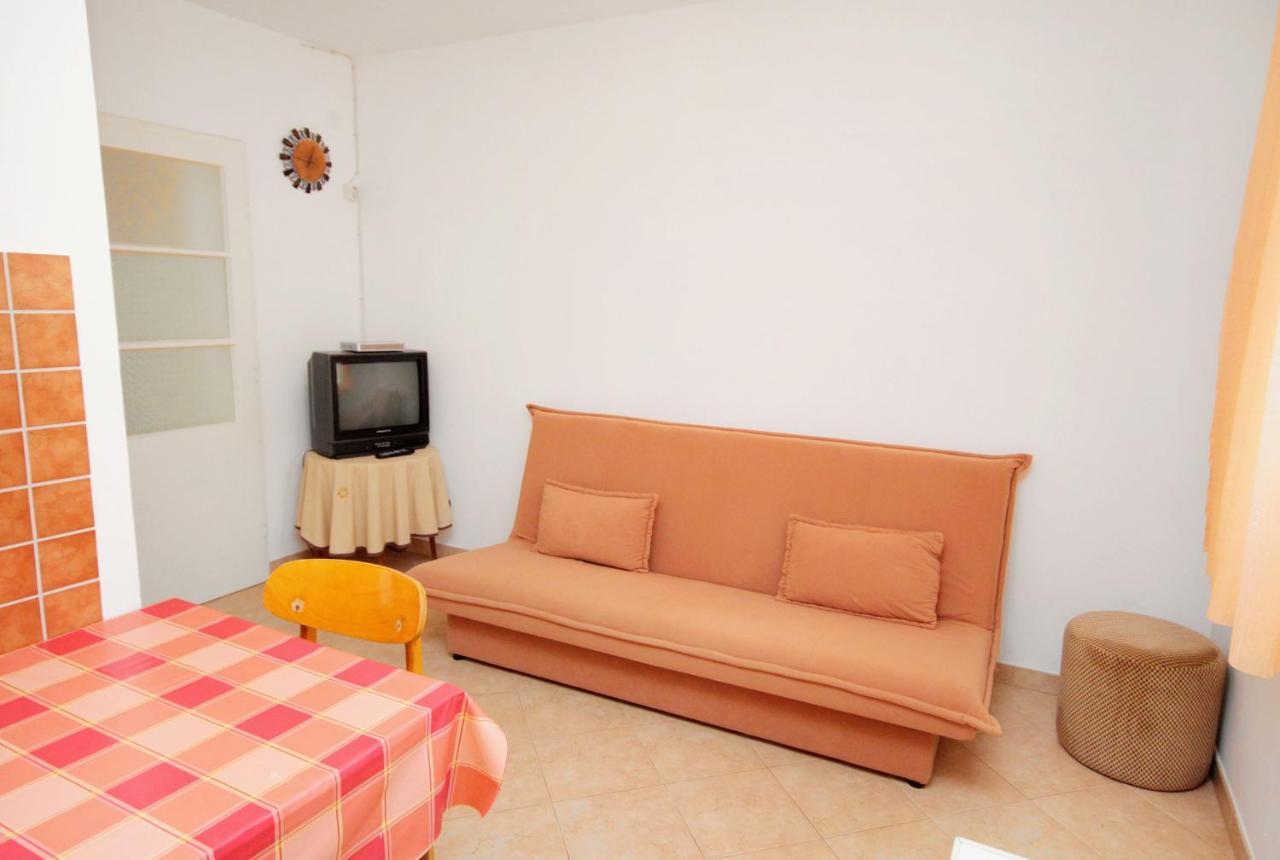 Apartments With A Parking Space Novi Vinodolski - 5587 外观 照片